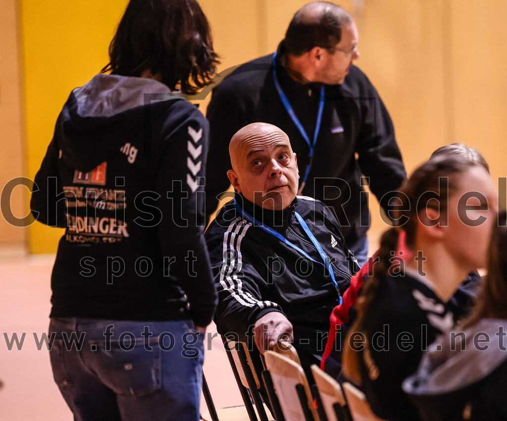 2025-01-18_081_SpVgg_Altenerding_gegen_TV_Altoetting | Erding, Deutschland, 18.01.2025:Handball, Bezirksoberliga Frauen Altbayern 2024 / 2024, 11. Spieltag, SpVgg Altenerding gegen TV Altötting, Endergebnis: 19:24Trainer Grit Kschischow (SpVgg Altenerding), Trainer Michael Wienerl (SpVgg Altenerding)Foto: Christian Riedel / fotografie-riedel.net