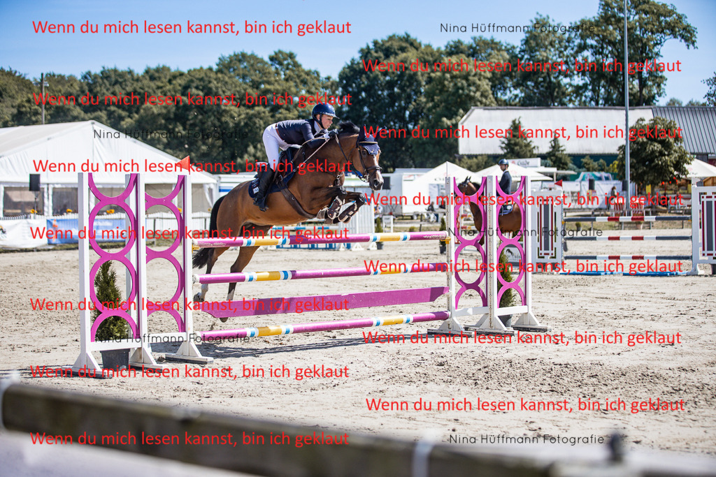 BK1A6407 | Turnierbilder Turnierfotos Nina Hüffmann Turnierfotografie Pferdefotografie Tierzeichnung Haustierzeichnung Pferdezeichnung Hundezeichnung Videograf  - Realisiert mit Pictrs.com