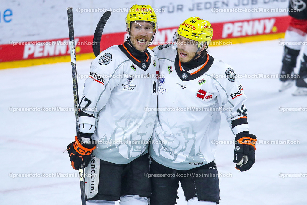 Koe16022401013 | 16.02.2024, Köln, Eishockey, Penny DEL, 46. Spieltag, Lanxess-Arena, Kölner Haie - Löwen Frankfurt: Torjubel nach dem 1:0 durch Chad Nehring (Löwen Frankfurt)