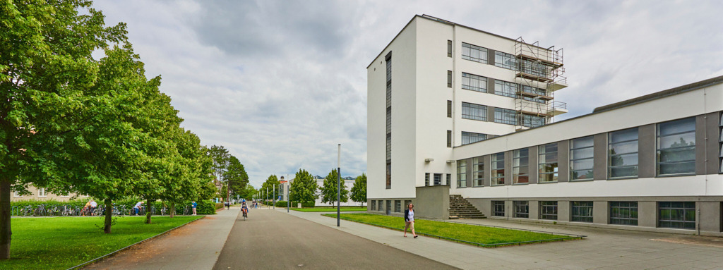 UNESCO-Welterbe Bauhaus Dessau_ Schulgebäude | Fotos als Raumschmuck - Realisiert mit Pictrs.com