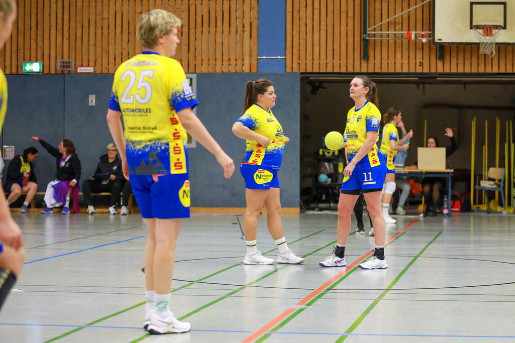 SVN_TvVoerde_021124_005 | Bildergalerie von Sport-Ereignissen aber auch von weiteren spannenden Dingen - nicht nur vom Niederrhein. In Anlehnung an den bekannten Spruch von Hanns Dieter Hüsch heißt das Motto: "Niederrhein ist überall".  - Realisiert mit Pictrs.com