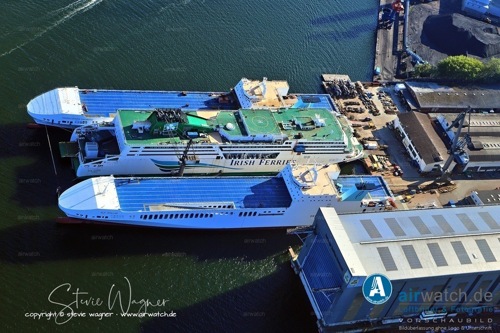 Luftbild Flensburger Foerde, Flensburger Schiffbau Gesellschaft FSG | Zusätzlich wurde im Jahr 2021 die Nobiskrug-Werft in Rendsburg übernommen, was die Kapazitäten der FSG erweiterte. Im Dezember 2022 erhielt die Werft einen Auftrag für den Bau von drei Betankungsschiffen für Flüssigerdgas, wobei das Bundeswirtschaftsministerium Förderbescheide für 62 Millionen Euro bereitstellte.