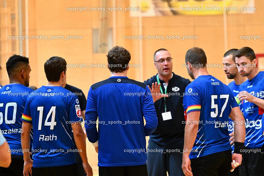 SC Ferlach vs. HSG Holding Graz 23.9.2023 | Headcoach SC Ferlach ARNAUDOVSKI Risto, SC Ferlach Mannschaft, SC Ferlach vs. HSG Holding Graz 23.9.2023, SC Ferlach vs. HSG Holding Graz am 23.09.2023 in Bleiburg (Ballspielhalle Ferlach), Austria, (Photo by Bernd Stefan)