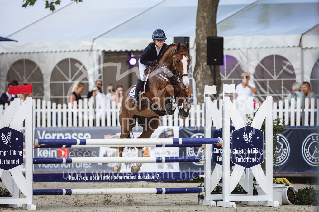 240711_BHO_L-Stil-2-565 | Deine schönsten Turniermomente als professionelle Fotos! Entdecke hochwertige Pferdesport-Fotografie im Online-Shop. Jetzt Fotos finden & bestellen!