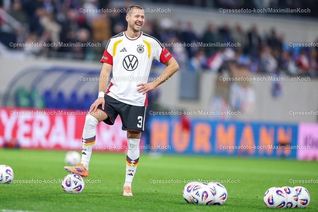 DFB14112503053 | 14.11.2025, Fußball, Länderspiel, WM-Qualifikation Europa, Deutschland - Luxemburg, Stade de Luxembourg (Croix de Gasperich, Luxemburg), 9. Spieltag, Saison 2025 2026: Waldemar Anton (GER #03) lachend Freude lacht  Regulations prohibit any use of photographs as image sequences and or quasi-video.