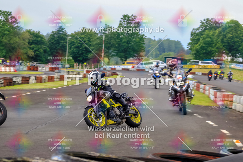 OBK-5490 | Hier findet Ihr Bilder von Touristenfahrten auf der Nürburgring Nordschleife oder von anderen Veranstaltungen die ich besucht habe. Viel Spass beim Durch Schauen 