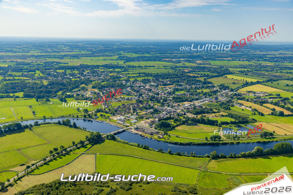 Neue Luftbildaufnahme der Stadt Pahlen - Das Luftbild wurde 2025 vom UL-Flugzeug heraus erstellt ( keine Drohnenaufnahme ) - Hochauflösende Luftaufnahme - für Wandbilder und großformatige Ausdrucke geeignet. Das besondere Geschenk!Hier alle&nbsp;Infos zur Lizenzierung der LuftaufnahmeWir fliegen auch dieses Jahr wieder in Ihre Region um Luftbilder zu erstellen.- Luftbild anfragen