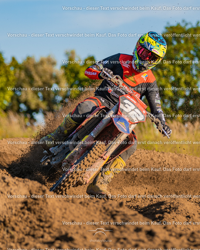 09_21_LM_Schenkenhorst-0552 | Sportfotografin aus Berlin-Brandenburg mit Fokus auf Motocross. Ich halte deine sportliche Leistung und echte Emotionen auf und neben der Strecke professionell fest. Entdecke die Fotos von deinem Rennen und bestelle sie direkt hier im Shop.