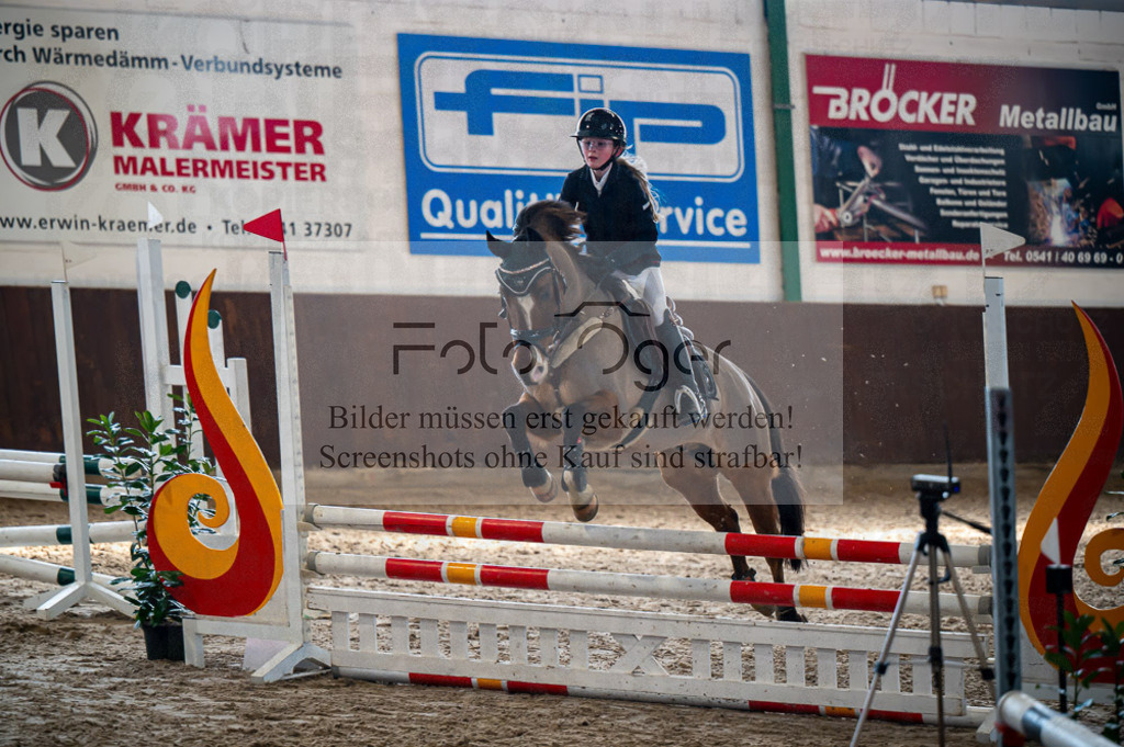 Hallenreittunier Voxtrup 2023 | Entdecke hochwertige Reitturnierfotos von Foto Oger. Professionell, emotional und authentisch – jetzt Lieblingsmomente im Shop bestellen.Deutschlandweite Turnierfotografie. - Realisiert mit Pictrs.com