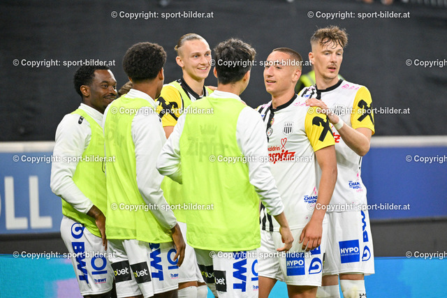 AUT, Admiral Bundesliga, LASK Linz vs FC Red Bull Salzburg | 12.04.2024, Raiffeisen Arena Linz, AUT, Admiral Bundesliga, LASK Linz vs FC Red Bull Salzburg, im Bild Jubel Spieler Lask Linz (Lask)


// Admiral Bundesliga Match between LASK Linz and FC Red Bull Salzburg in Linz, Austria on 2024/04/12
