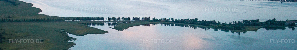 Luftbild: Panorama des Steg zur Bodensee-Insel Reichenau im Ortsteil Lindenbühl in Reichenau im Bundesland Baden-Württemberg in Deutschland. Foto: IMG_11468-Bearbeitet.jpg vom 04.07.2008 durch Werner Riehm/FLY-FOTO.deAuflösung des Originals: 13939 x 2362 px