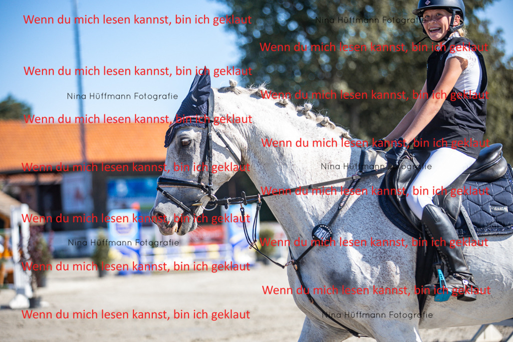 BK1A7970 | Turnierbilder Turnierfotos Nina Hüffmann Turnierfotografie Pferdefotografie Tierzeichnung Haustierzeichnung Pferdezeichnung Hundezeichnung Videograf  - Realisiert mit Pictrs.com