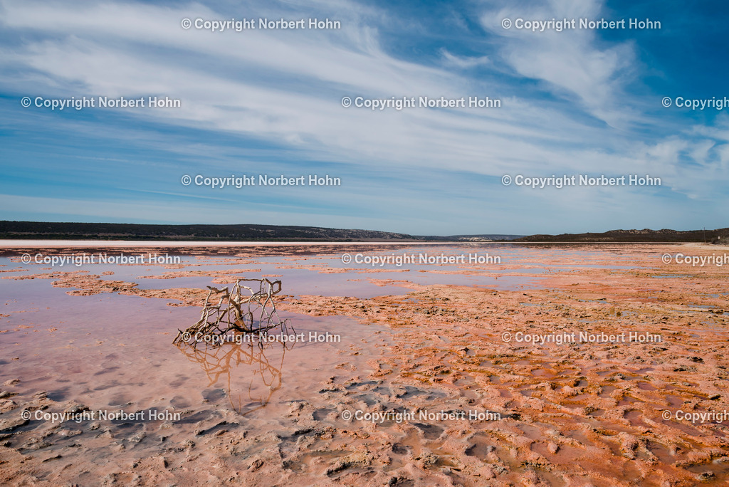 Reisefotografie - Australien - Der fünfte Kontinent | Der Pink Lake an der australischen Westküste. - Realisiert mit Pictrs.com