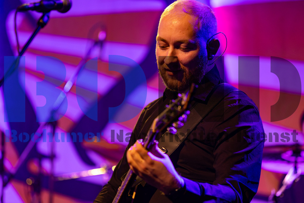 SES_GBAZEC20241227-58 | bond - Realisiert mit Pictrs.com