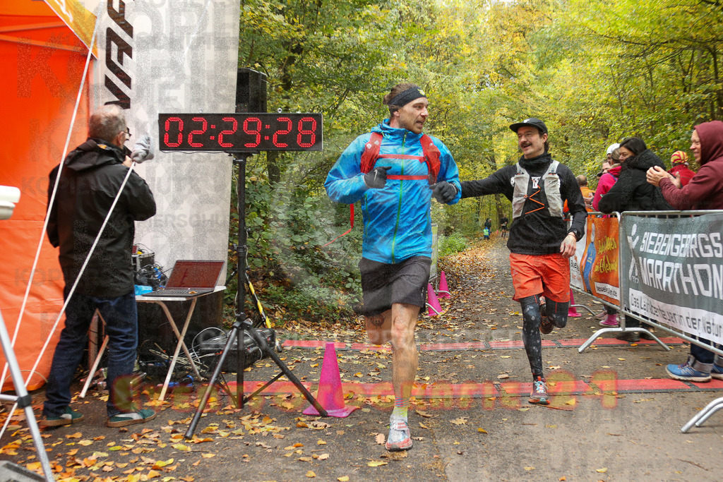 251026_1231_EX1_0579 | Sportfotografie im Rhein-Sieg Kreis, Köln, Bonn, NRW, Rheinland Pfalz, Hessen, etc. Unser Tätigkeitsfeld umfasst den Laufsport vom Volkslauf über den Marathon, Duathlon, Triathon bis zum Ultralauf wie Kölnpfad Ultra oder Schindertrail.
