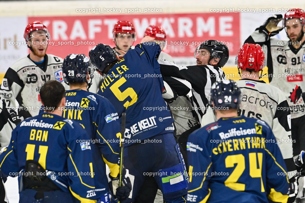 EK Zeller Eisbären vs. HDD Jesenice 1.10.2022 | #11 Ban Daniel, BERGANT Anze, KANYO Tamas, Referees, #47 Glavic Gasper, Faustkampf, #40 Blomberg Niki, #91 Jezovsek Zan, #26 Rep Ozbej, #9 Rajsar Patrik, #44 Planko David, #5 Laurin Müller