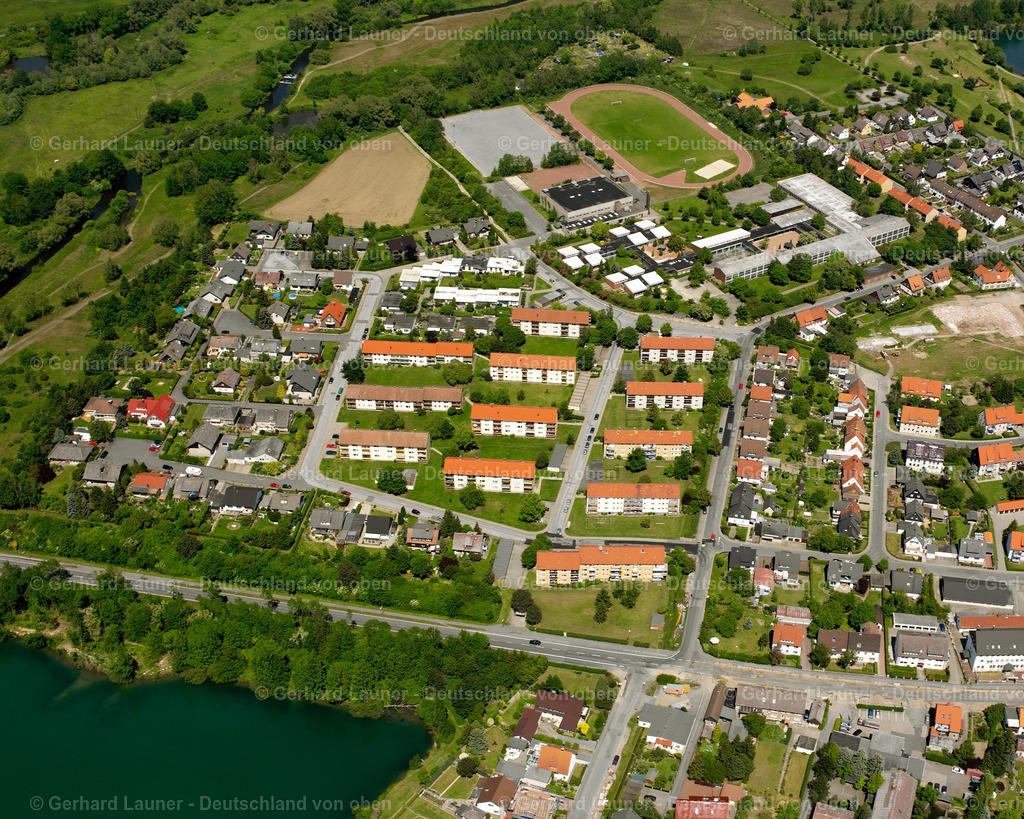 2638304 | VIENENBURG 06.08.2006 Wohngebiet der Mehrfamilienhaussiedlung  in Vienenburg im Bundesland Niedersachsen, Deutschland // Residential area of the multi-family house settlement  in Vienenburg in the state Lower Saxony, Germany Foto: Gerhard Launer