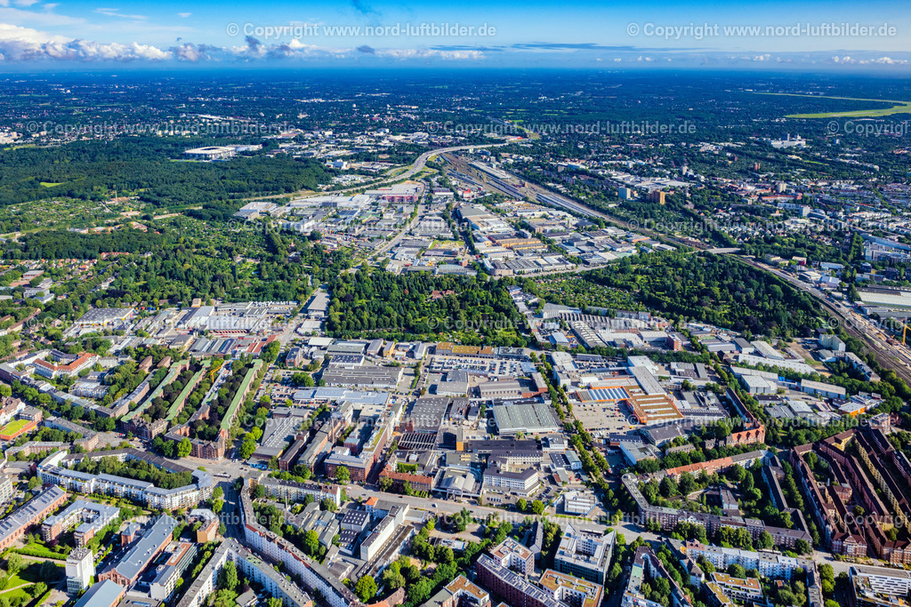 Hamburg_Altona_Bornkampsweg_Gewerbegebiet_ELS_0634050823 | HAMBURG 09.08.2023 Gewerbegebiet und Firmenansiedlung " Bornkampsweg " Bahrenfeld in Hamburg, Deutschland. // Industrial estate and company settlement " Bornkampsweg " in Hamburg, Germany. Foto: Martin Elsen