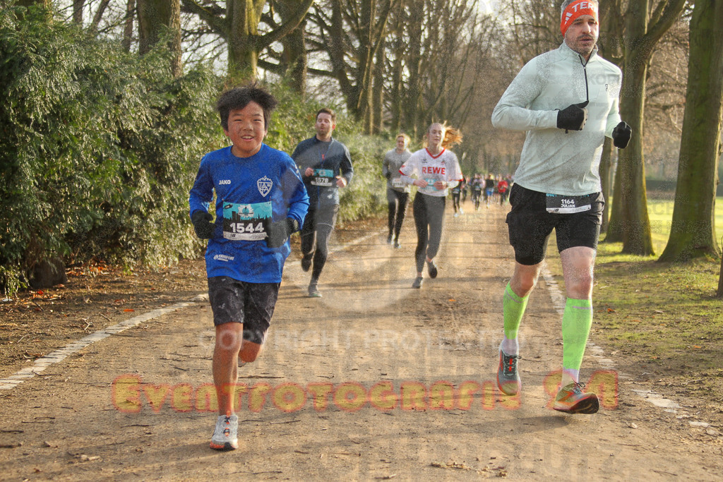 241231_1017_EV4_3704 | Sportfotografie im Rhein-Sieg Kreis, Köln, Bonn, NRW, Rheinland Pfalz, Hessen, etc. Unser Tätigkeitsfeld umfasst den Laufsport vom Volkslauf über den Marathon, Duathlon, Triathon bis zum Ultralauf wie Kölnpfad Ultra oder Schindertrail.