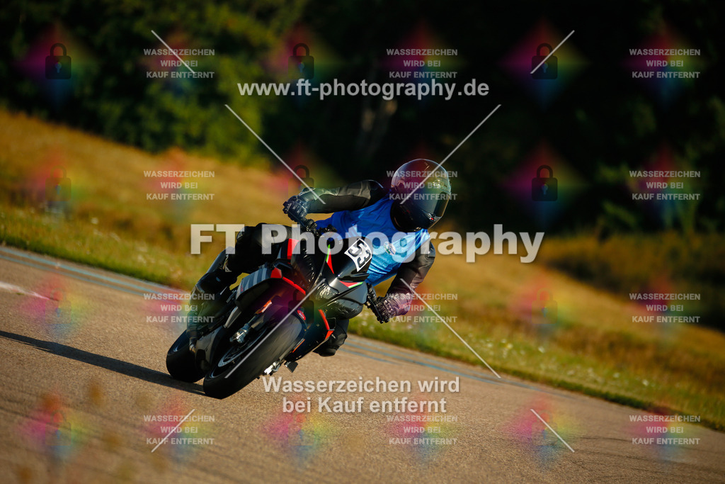 _MOT5666 | Hier findet Ihr Bilder von Touristenfahrten auf der Nürburgring Nordschleife oder von anderen Veranstaltungen die ich besucht habe. Viel Spass beim Durch Schauen 