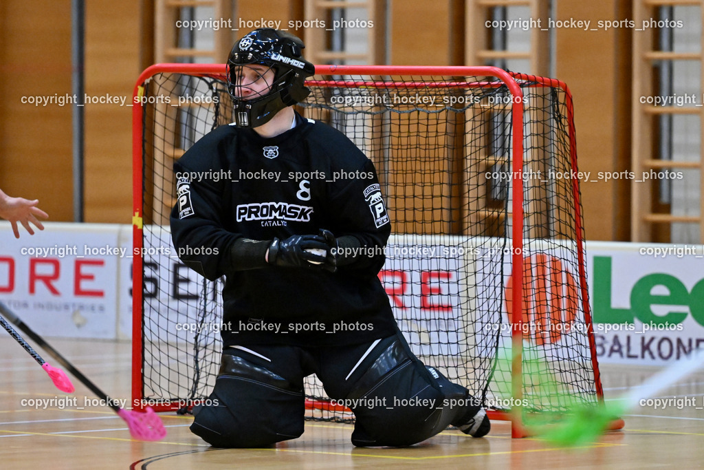 VSV Unihockey  vs. FBK Loka  | #84 Tim Luznar FBK Loka, VSV Unihockey  vs. FBK Loka , VSV Unihockey  vs. FBK Loka  am 25.01.2026 in Villach (Ballspielhalle St. Martin), Austria, (Photo by Bernd Stefan)