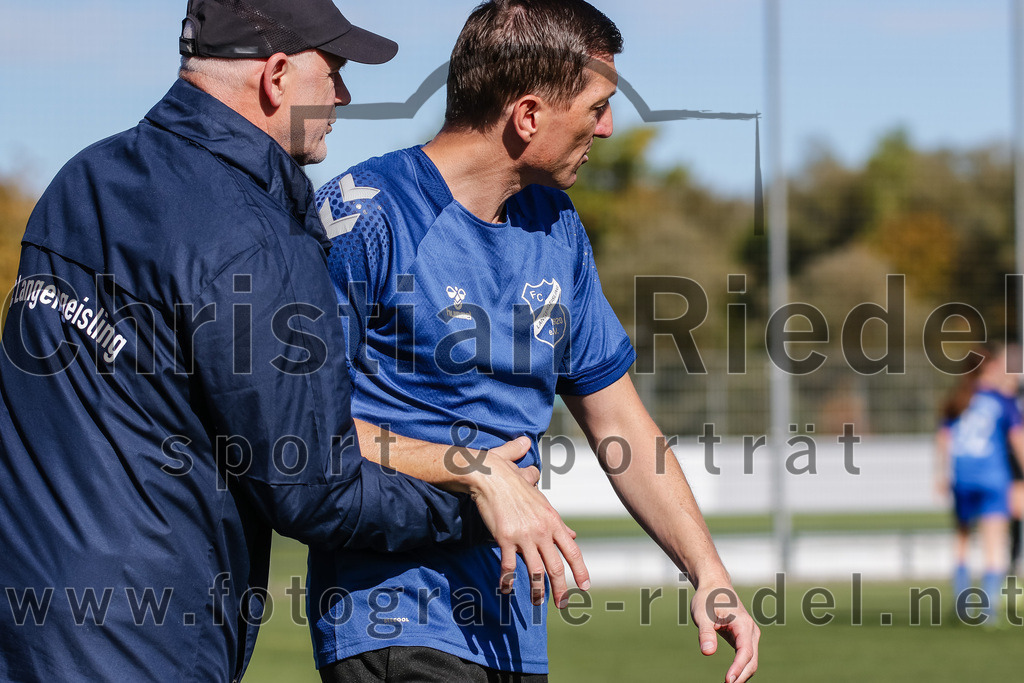 2023-10-21_016_FC_Langengeisling_gegen_TSV_Eching | Erding, Deutschland, 21.10.2023:
Fußball, Bezirksoberliga 2023 / 2024, 8. Spieltag, FC Langengeisling gegen TSV Eching, Endergebnis: 0:0

Trainer Stefan Karamatic (FC Langengeisling)

Foto: Christian Riedel / fotografie-riedel.net