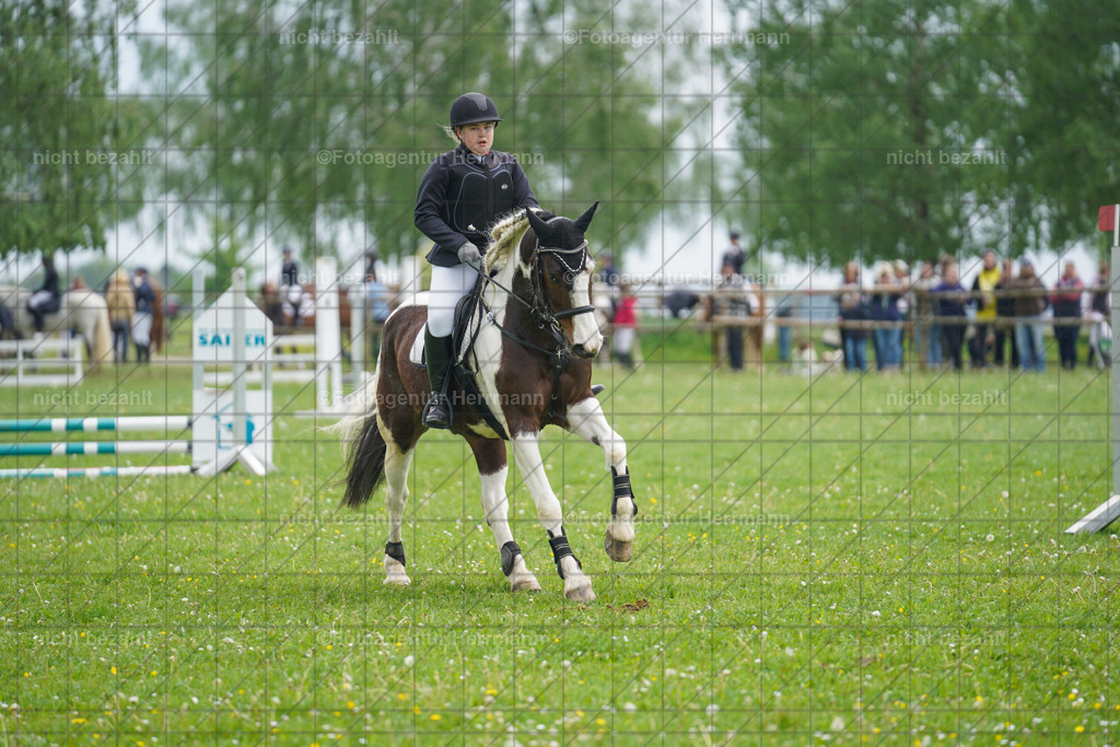 20240509-FAH02431 | Turnierbilder der Turnierfotografen Bayern, Pferdesport Fotografie, Reitsportbilder, Turnier Landberg am Lech, Turnierbilder bayern, Fotoagentur Herrmann