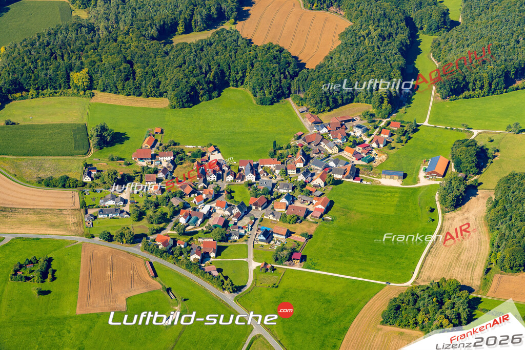 Schöne Luftaufnahme als Geschenk in Hüll Betzenstein - Die Luftbildaufnahme wurde 2025 vom UL-Flugzeug heraus erstellt ( keine Drohne ) - Hochauflösende Luftaufnahme -Nicht vergleichbar mit Google Maps oder Satelittenbilder- Die Geschenkidee !Mit Lizenz und Bildrechte bestellbar