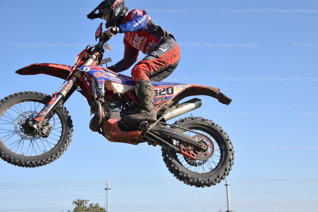 DSC_0590 | Sportfotografie , Motorsport, Motoross, Reitsport, Mointainbike, Enduro,
Landschaft , Outdoor, Eventfotografie, Landschaft, Bilder online bestellen - Realisiert mit Pictrs.com