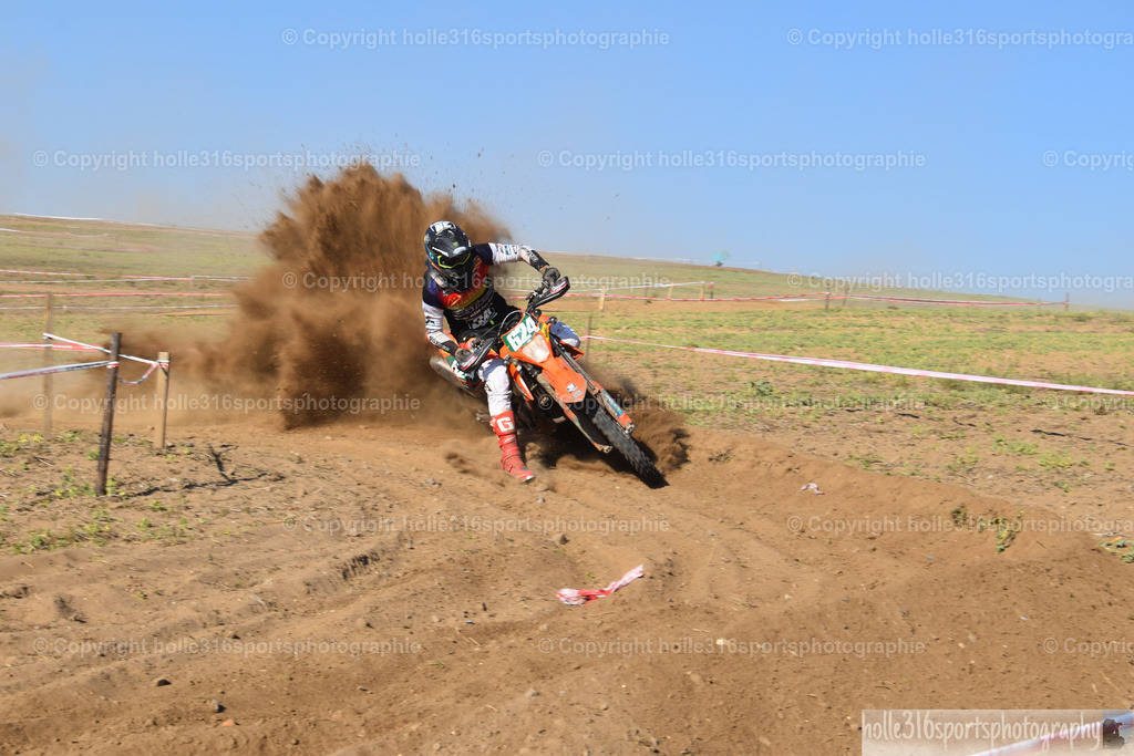 DSC_0380 | Sportfotografie , Motorsport, Motoross, Reitsport, Mointainbike, Enduro,
Landschaft , Outdoor, Eventfotografie, Landschaft, Bilder online bestellen - Realisiert mit Pictrs.com