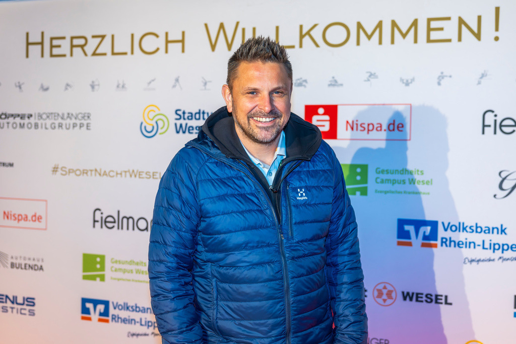 top-top.de 260306-267 | Foto, Video, Fotografie, Videografie, Fotobox, DJ, Discjockey, Musik, Musikbox, Veranstaltung, Photobooth, Amazon, Ebay, Buchtipp, Bestseller, Autor, Verlag, Buch, Wesel, Hamminkeln, NRW, Dinslaken, Rees, Drohne, Hochzeit, Party, Fotobox, Wesel, Fotograf