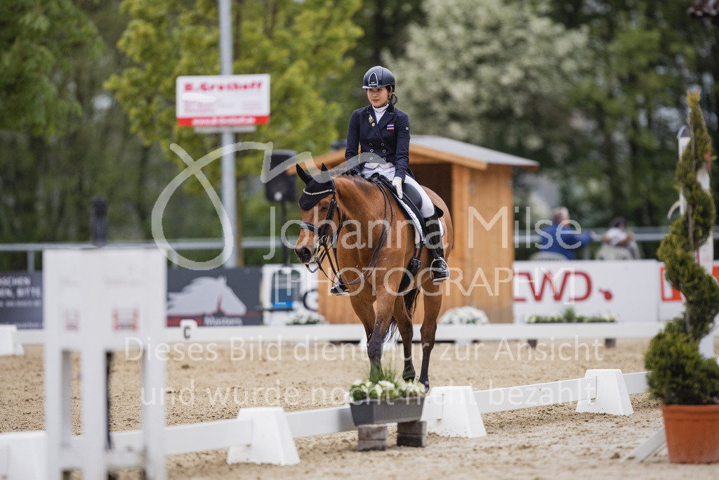 230429_Dressurfestival_S3St-226 | Deine schönsten Turniermomente als professionelle Fotos! Entdecke hochwertige Pferdesport-Fotografie im Online-Shop. Jetzt Fotos finden & bestellen!