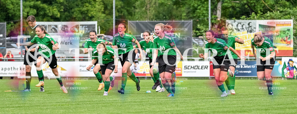 GER, FC Hauingen - SV Waldhaus, Frauen-Fussball, Rothaus Bezirkpokal, Finale, Saison 2024/2025, 29.05.2025 | Jubel nach dem Sieg im ElfmeterschiessenGER, FC Hauingen - SV Waldhaus, Frauen-Fussball, Rothaus Bezirkpokal, Finale, Saison 2024/2025, 29.05.2025Foto: TH Fotografie/Thomas Hess