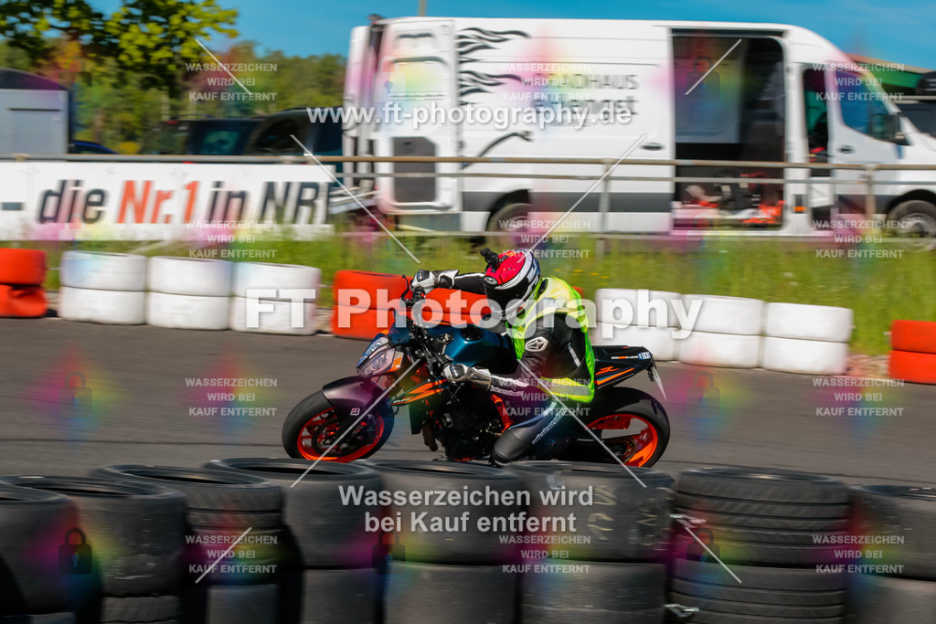 Moto-TeamOBK-21340 | Hier findet Ihr Bilder von Touristenfahrten auf der Nürburgring Nordschleife oder von anderen Veranstaltungen die ich besucht habe. Viel Spass beim Durch Schauen 