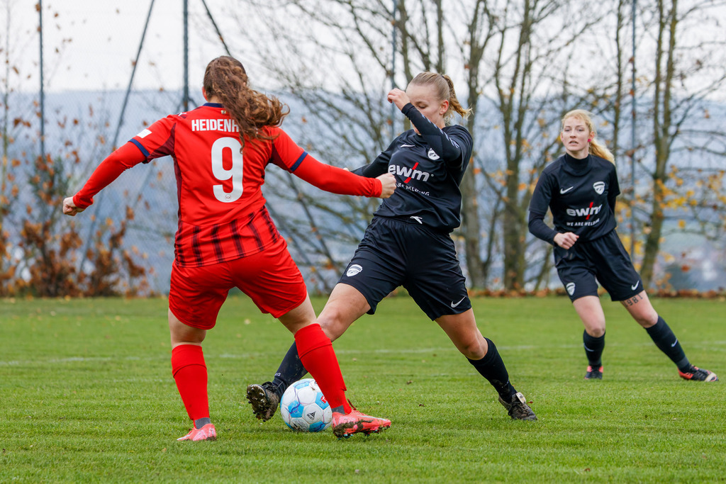 HOHFCH_251109_6254 | 1.FC Heidenheim 1846 II vs. GAST, Fußball, Frauen, Bezirksliga, 2025/2026, X. Spieltag, 03.10.2025 in Heidenheim, Kunstrasen b. Voith-Arena West(Foto: Michael Bulling) - Realisiert mit Pictrs.com