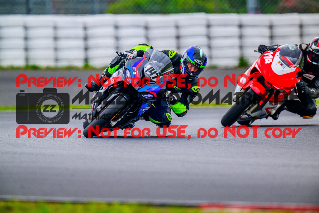 MaZZes_FotoMatrix_240910_6007705_2-133 | WEISS