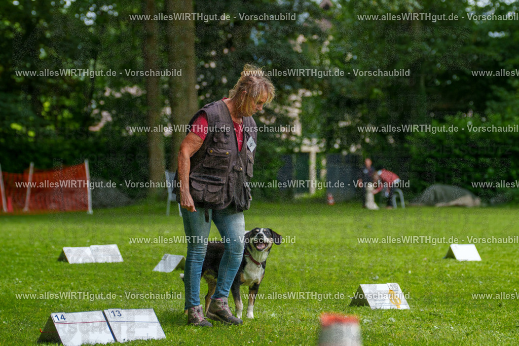 @allesWIRTHgut_Tierfotografie - www.allesWIRTHgut.de - 7R503412 | Professionelle Tierfotografie in Mönchengladbach von Daniel Wirth (allesWIRTHgut). Liebevolle & natürliche Bilder von Hunden & Katzen für unvergessliche Erinnerungen.