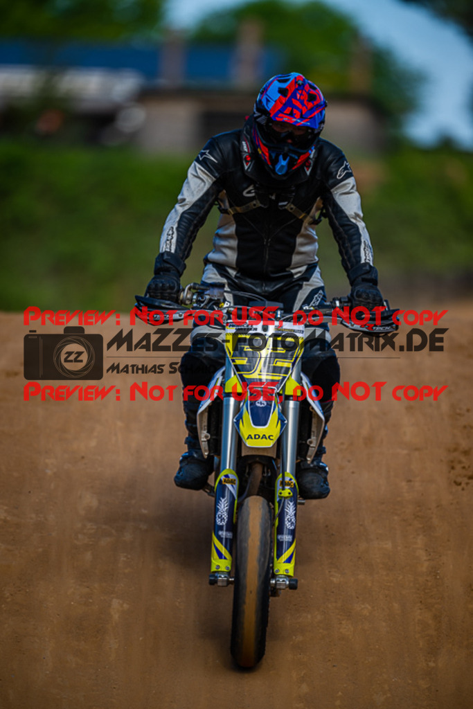 MaZZes_FotoMatrix_220528_5529 | Fotograf Mathias Schmid
Sportfotograf,
Eventfotograf,
Hochzeitsfotograf,
Portraitfotograf