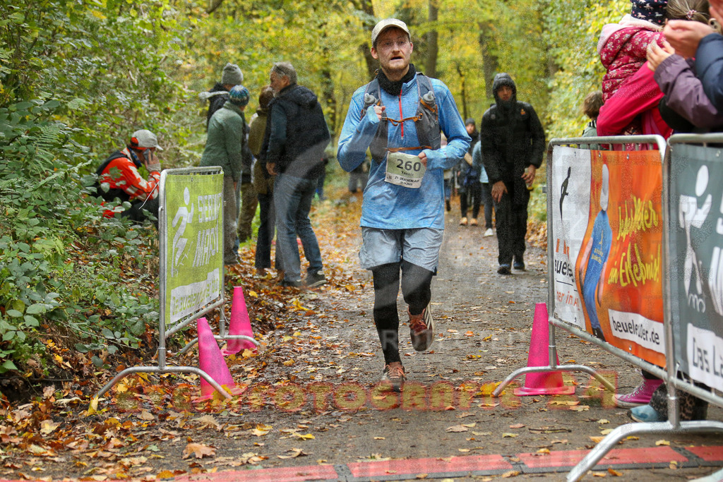 251026_1314_EX1_2946 | Sportfotografie im Rhein-Sieg Kreis, Köln, Bonn, NRW, Rheinland Pfalz, Hessen, etc. Unser Tätigkeitsfeld umfasst den Laufsport vom Volkslauf über den Marathon, Duathlon, Triathon bis zum Ultralauf wie Kölnpfad Ultra oder Schindertrail.