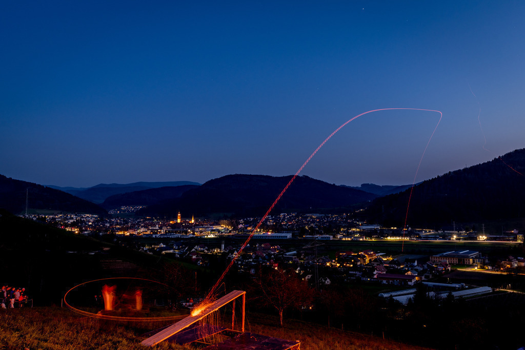 "Schiibi Schiibo" | Scheibenschlagen in Haslach-Schnellingen - Realisiert mit Pictrs.com