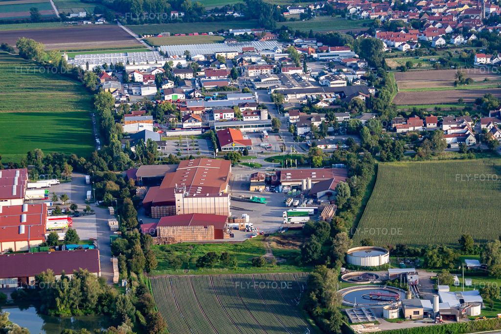 Luftbild: Raiffeisen Markt und Tankstelle im Ortsteil Dannstadt in Dannstadt-Schauernheim im Bundesland Rheinland-Pfalz in Deutschland. Foto: IMG_71214.jpg vom 27.08.2014 durch Werner Riehm/FLY-FOTO.de