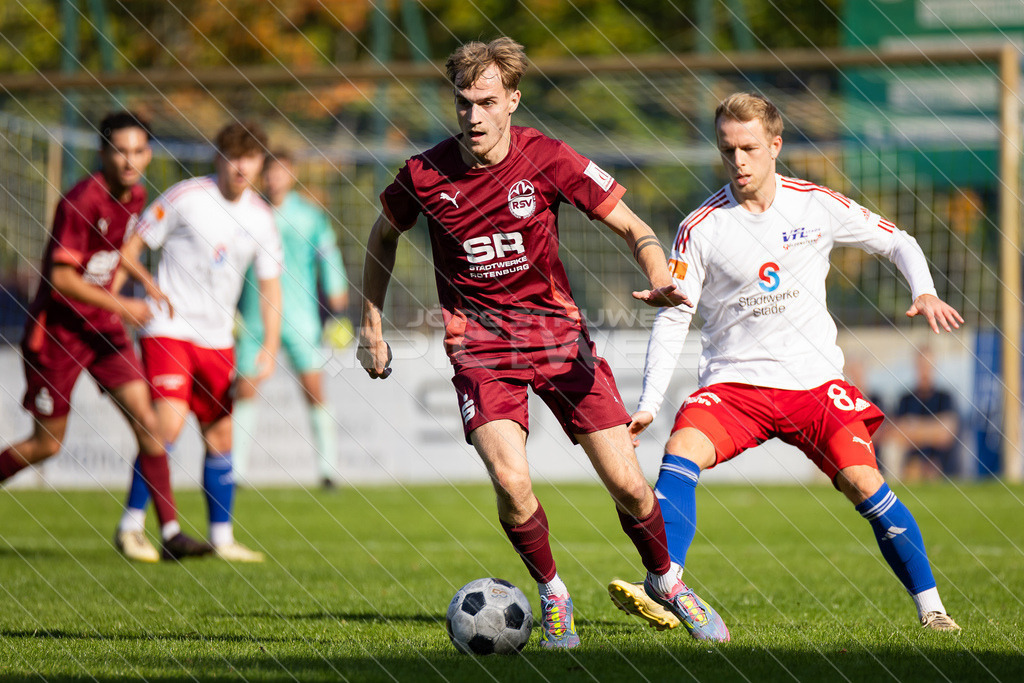 20250928_Picselweb-Fotografie_1R3_1441 | Spielszenen aus dem Spiel VfL Güldenstern Stade - Rotenburger SV. Ergebnis 0:3 - Realisiert mit Pictrs.com