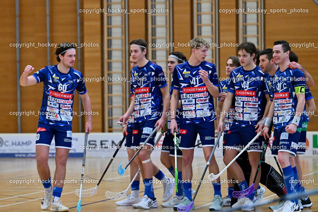 VSV Unihockey  vs. FBK Loka  | Jubel VSV Unihockey Mannschaft, VSV Unihockey  vs. FBK Loka , VSV Unihockey  vs. FBK Loka  am 25.01.2026 in Villach (Ballspielhalle St. Martin), Austria, (Photo by Bernd Stefan)