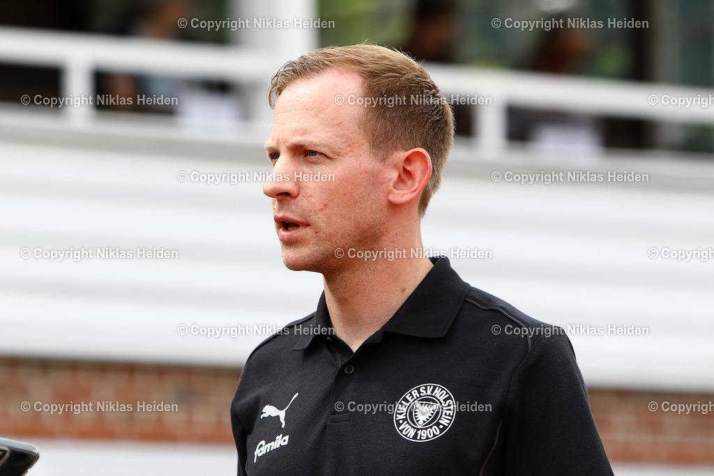 NH_HolsteinKiel_B93Kopenhagen_Testspiel_06072024 | Jan Uphues (Direktor Lizenzmannschaft, Holstein Kiel)Fußball I Herren I Testspiel I Saison 2024-2025 I Holstein Kiel - B.93 Kopenhagen I 06.07..2024 I Sportplatz Nobiskrug