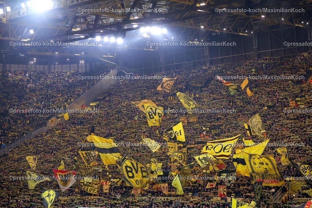 UCL17022601006 | 17.02.2026, Fußball, UEFA Champions League, Borussia Dortmund - Atalanta Bergamo, BVB Stadion, Play-Offs Hinspiel, Saison 2025 2026: Die Gelbe Wand Fans Zuschauer Besucher Fans Fußballfans Schalparade  Regulations prohibit any use of photographs as image sequences and or quasi-video.