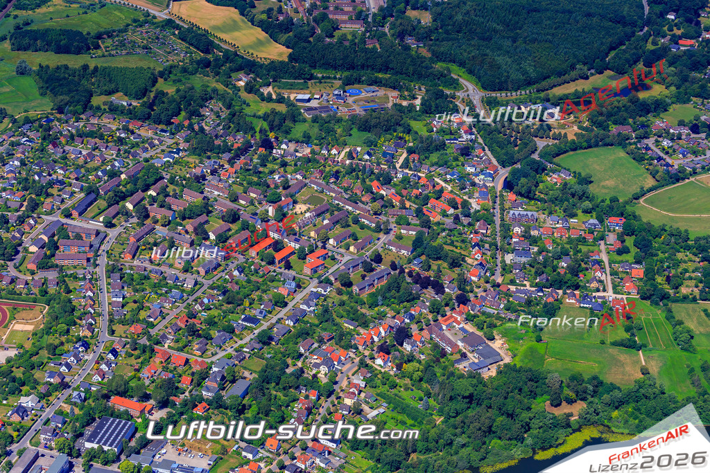 Das Luftbild der Stadt Eutin wurde 2018 vom Flugzeug heraus erstellt (keine Drohne) Aufnahmehöhe ca.400 Meter- hohe Auflösung für beste Druck-Qualität