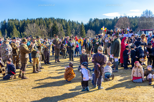 Bärentreiben in Steuerberg | Bildershop von pixelworld.at - Realisiert mit Pictrs.com