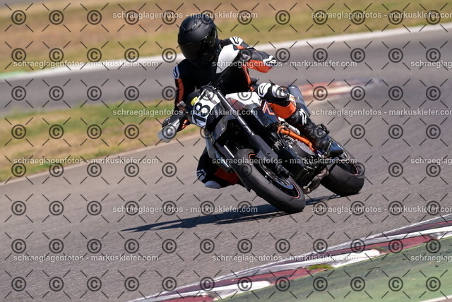 26bt04-1823 | markuskiefer.com - Realisiert mit Pictrs.com