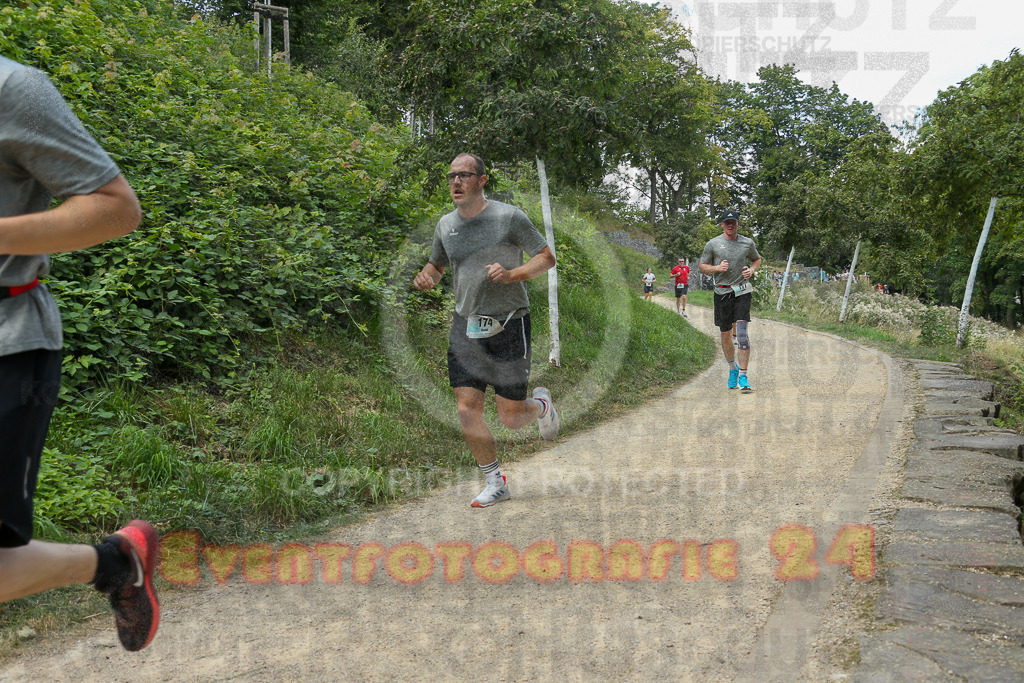 250824_1259_EX1_1084 | Sportfotografie im Rhein-Sieg Kreis, Köln, Bonn, NRW, Rheinland Pfalz, Hessen, etc. Unser Tätigkeitsfeld umfasst den Laufsport vom Volkslauf über den Marathon, Duathlon, Triathon bis zum Ultralauf wie Kölnpfad Ultra oder Schindertrail.