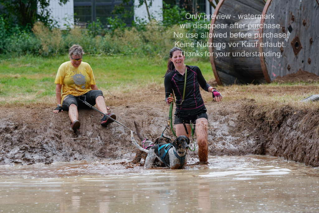 Schlamm_mit_Hund (431 von 460) | stephaniefillaphotographie - Realisiert mit Pictrs.com
